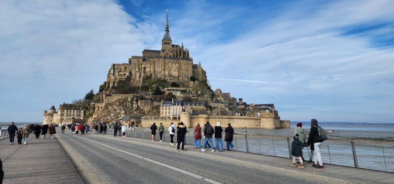 Paris to Mont Saint-Michel Day Trip in luxury van Live Guide - Key Points