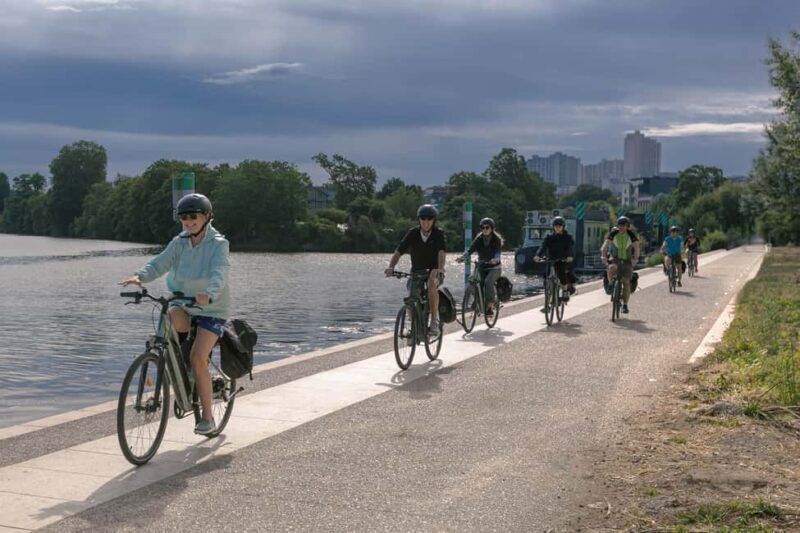 Paris to Versailles by electric bike - Nature and discovery ride - Price and value