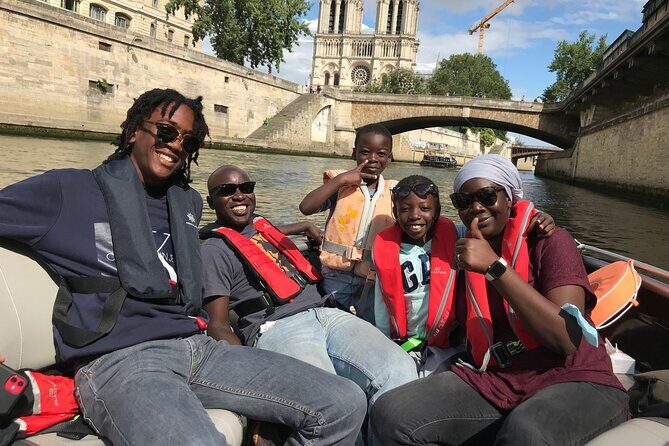 Paris Top Sights Seine River Private Boat Excursion - Frequently Asked Questions