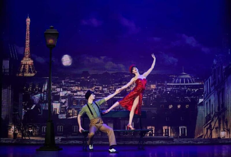 Paris: VIP Dinner and Cabaret Show at Paradis Latin - Seating and Experience