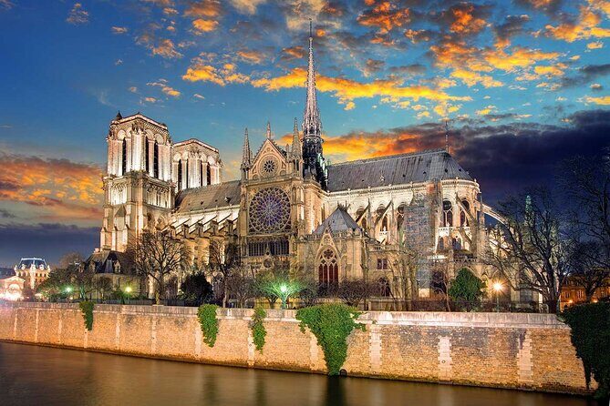 Paris Walking Tour , Historical Sites . - Who This Tour Is Best For