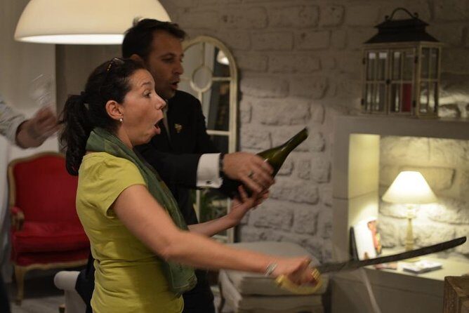 Paris Wine with Cheese Pairing & Tasting Small Group Class - Key Points