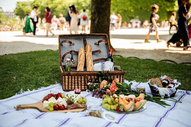 Parisian Romantic Picnic - Parisian Romantic Picnic: A Detailed Look