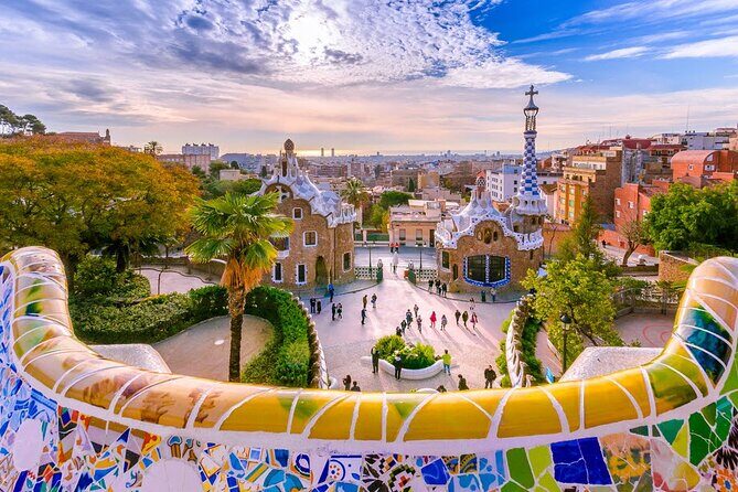 Park Guell Gaudi's Wonder Guided Tour Max 6 People Group - Who Should Consider This Tour?