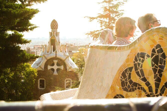 Park Guell and Sagrada Familia Tour with Skip the Line Tickets - Group Size and Atmosphere