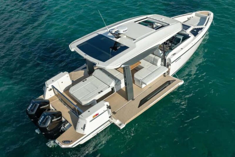 Paros: Private Luxury Boat Day Trip with Snacks and Drinks - Key Points