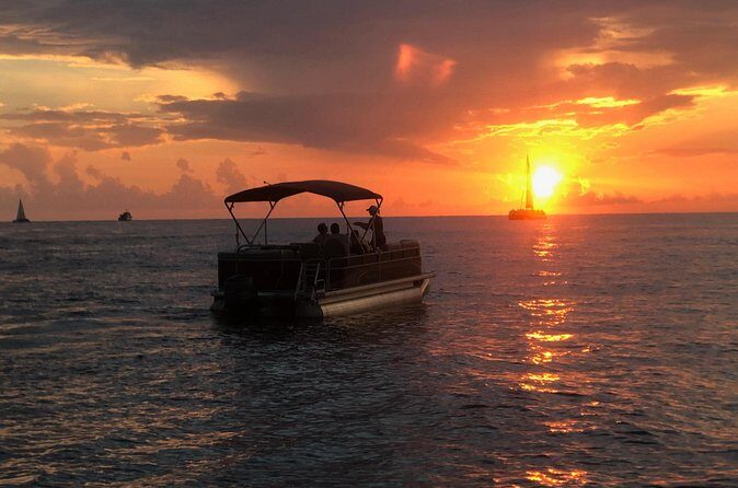 Party Barge Pontoon Boat Rental to 8 Persons with Fuel in Orlando - Who Would Love This Experience?