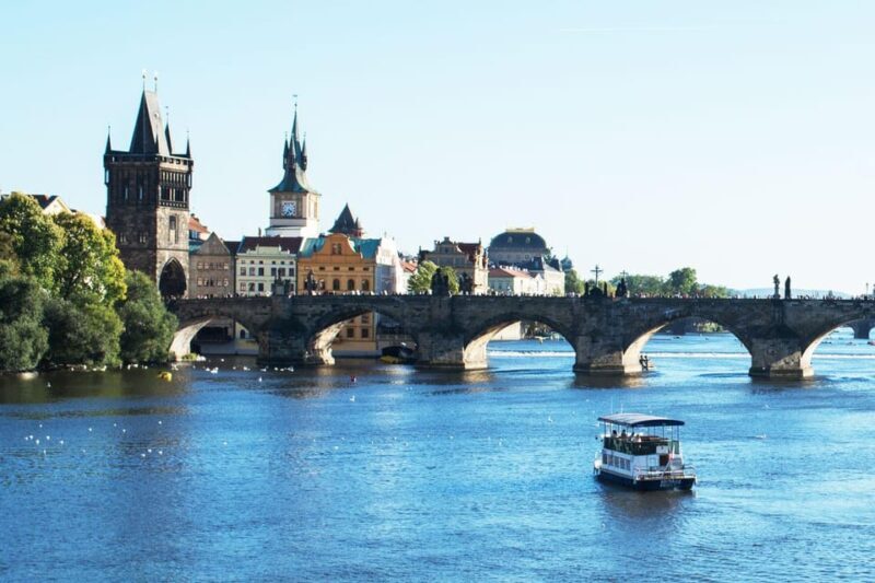 Party in Prague: Private River Cruise with Unlimited Drinks - Party in Prague: Private River Cruise with Unlimited Drinks