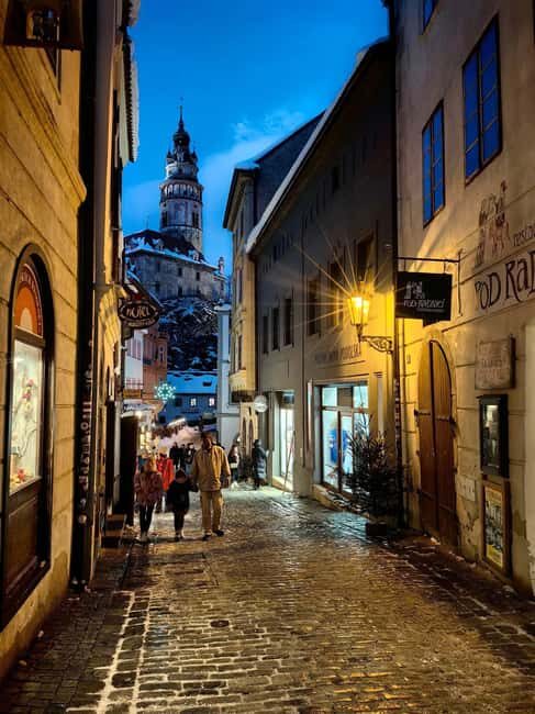 Passau: to Prague via Cesky Krumlov with walking Guided Tour - Who Is This Tour Best For?