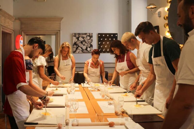 Pasta Carbonara & Tiramisu Class with Wine & Prosecco - Key Points