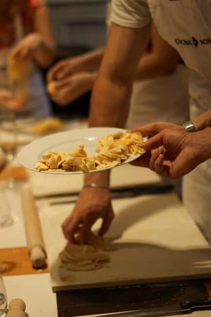 Pasta Carbonara & Tiramisu Class with Wine & Prosecco - The Atmosphere and Group Dynamics