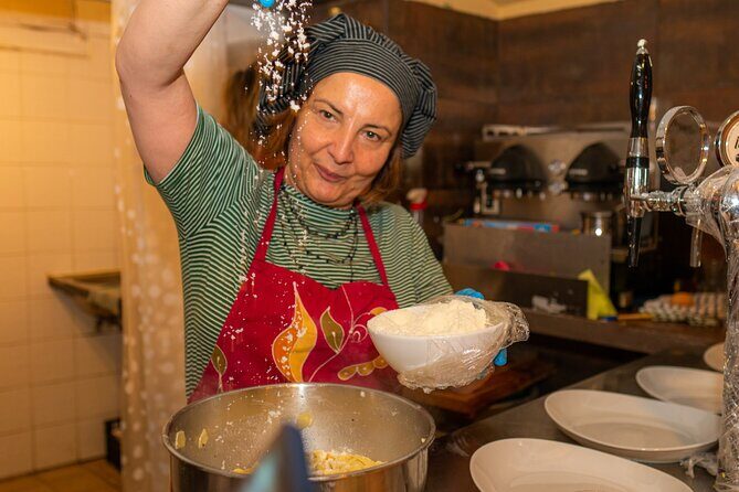 Pasta & Tiramisu: Authentic Italian Cooking Class - Key Points