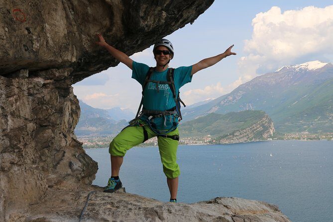 Path of the Smugglers - Group Size and Cost