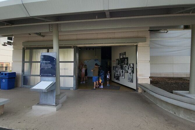 Pearl Harbor Visitor Center and Oahu Grand Circle Island Tour - An Honest Look at the Experience