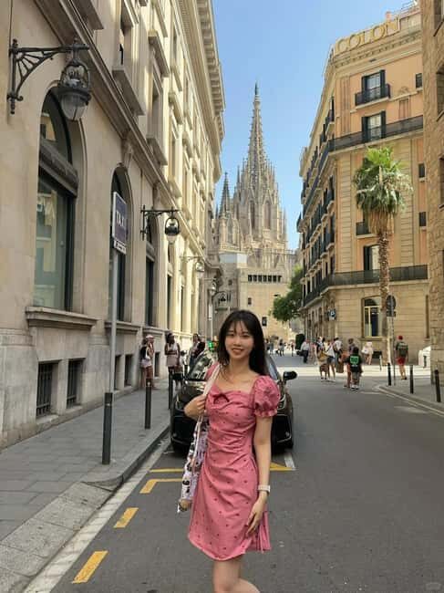 Pedrera, Casa Batlló, Gothic Quarter Photo Walk - The Experience: A Closer Look