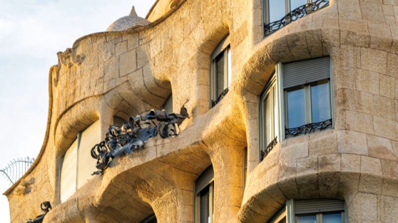 Pedrera, Casa Batlló, Gothic Quarter Photo Walk - FAQs