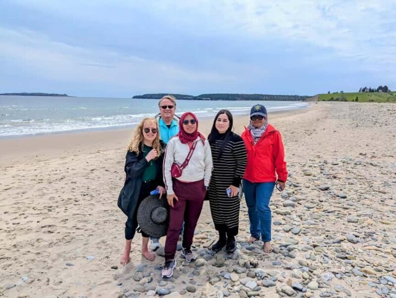 Peggys Cove & Lunenburg + 3 Hidden Gems  Full Day Tour - FAQs