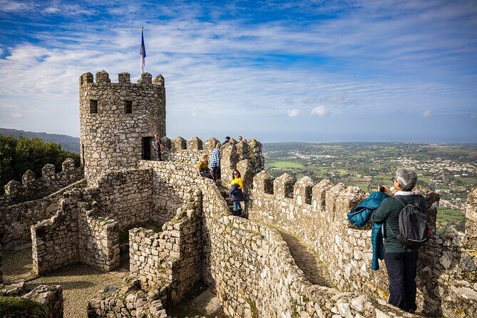 Pena Palace, Moorish Castle and Quinta da Regaleira Walking tour - What Does the Price Include?