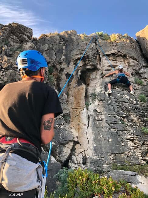 Peniche: Climbing on the beautiful cliffs by the sea. Certified guide. - FAQ