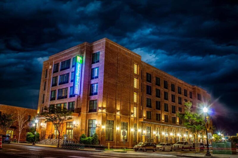 Pensacola Ghost Tours: Perdition, Pirates, & Purgatory - The Pros and Cons