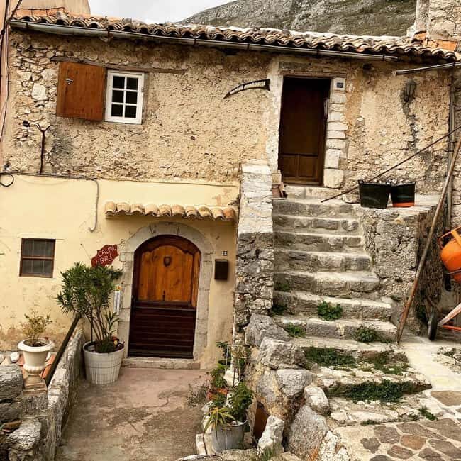 Perched medieval villages around Nice. - FAQ