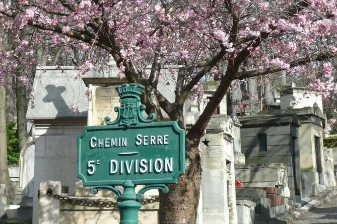 Père Lachaise Cemetery Art: Watercolor Postcard Workshop in Paris - The Value of This Artistic Outing in Paris