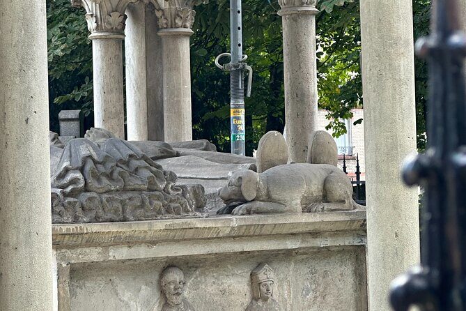 Père Lachaise's Cemetery Celebrities and Ghosts Mystery Tour - Who Will Love This Tour?