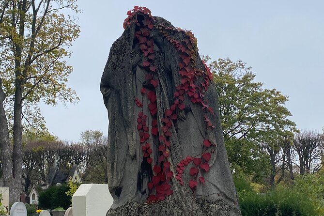 Père Lachaise's Cemetery Celebrities and Ghosts Mystery Tour - FAQ
