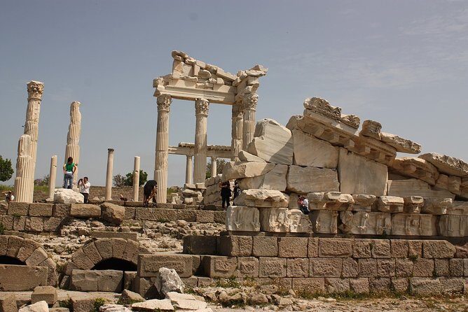 Pergamon Tour - Exploring Pergamon: An Ancient Marvel