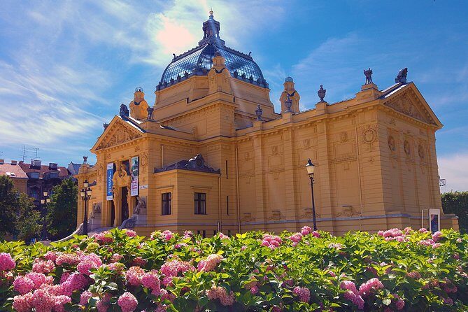 Personalized Eclectic Small-Group Walking Tour - Stop 9: Funicular Railway