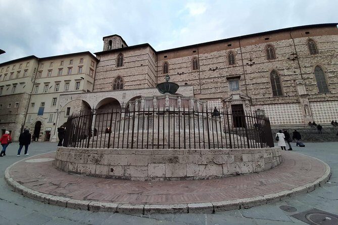 Perugia Private Walking Tour with licensed guide - Key Points