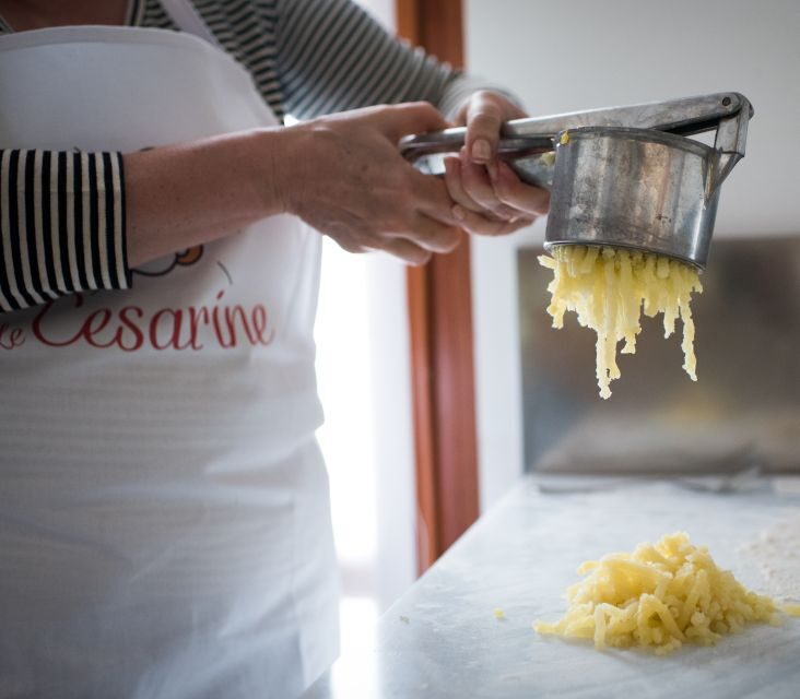 Perugia: Ravioli, Pasta and Tiramisu Class at a Local's Home - Group Size, Duration, and Practicalities