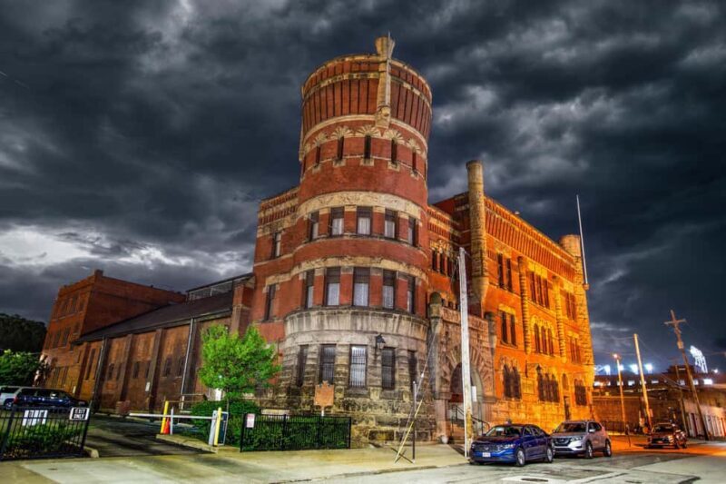 Phantom's Parade on Prospect: Cleveland Ghost Tours - What to Expect from the Cleveland Ghost Tour
