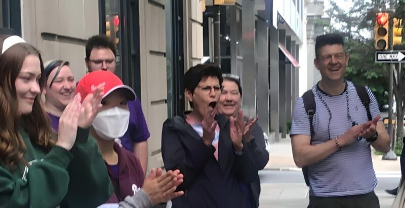 Philadelphia: Comedy Magic Walking Tour with a Guide - What to Expect from the Philadelphia Comedy Magic Tour