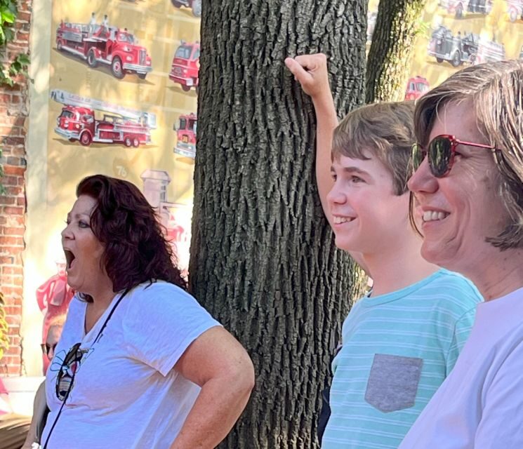 Philadelphia: Comedy Magic Walking Tour with a Guide - Who Should Consider This Tour?