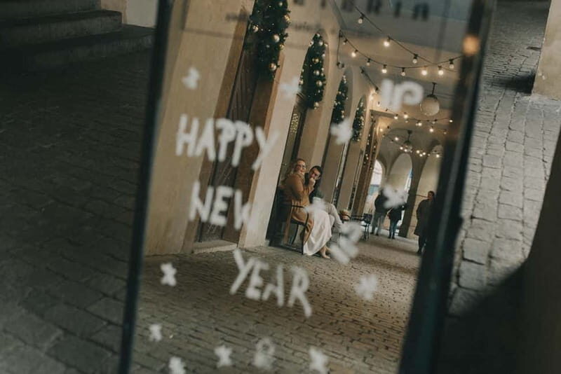 Photo Session in Prague:Shots with Iconic Landmarks - Who Should Consider This?