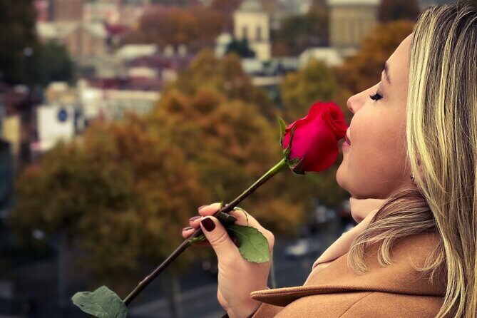 Photo Walk Activity in Tbilisi with a Local Photographer - FAQ