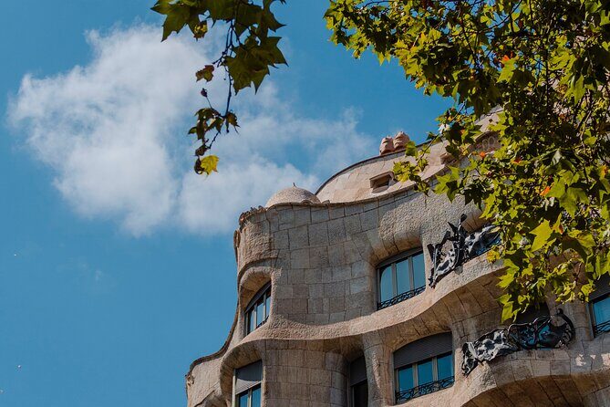Photo Walking Tour Sagrada Familia and Gaudí in Barcelona - Who Is This Tour Best For?