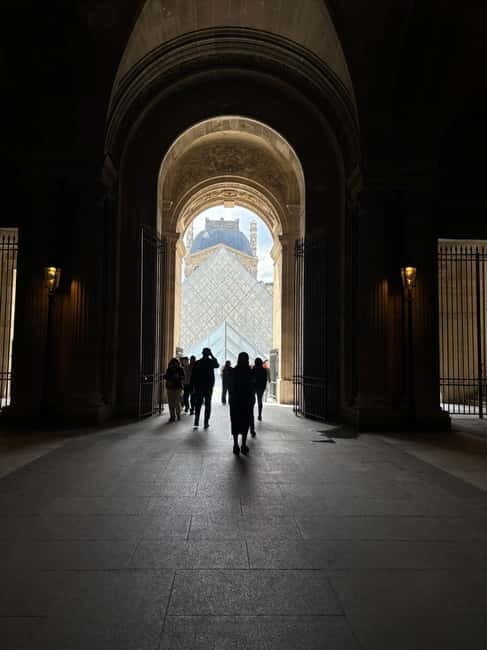 Photo Workshop in Paris sightseeing Notre Dame and Louvre - Key Points