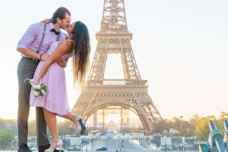 Photographer in Paris: Eiffel Tower and the most beautiful spots for a photo shoot - Key Points
