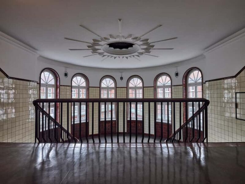 Photographic city tour through Hamburg's UNESCO World Heritage Site - A Friendly Look at the Hamburg Photography Tour