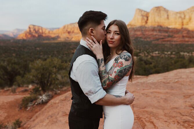 Photoshoot among Sedona's Red Rocks - What to Expect from the Sedona Red Rocks Photoshoot