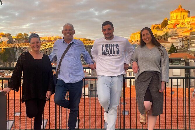 Photoshoot Session for Solo, Couples and Groups in Porto area - The Experience Quality and Reviews