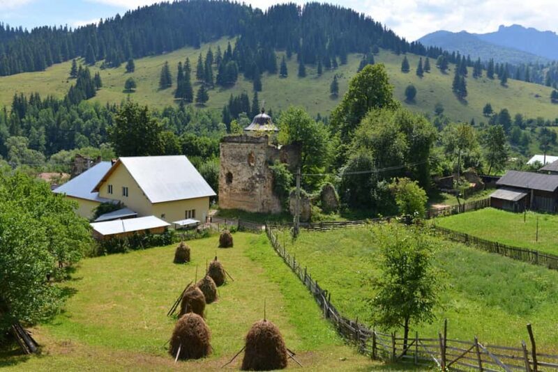 Piatra Neam: Neam County Lakes Sighthseeing Guided Tour - FAQ