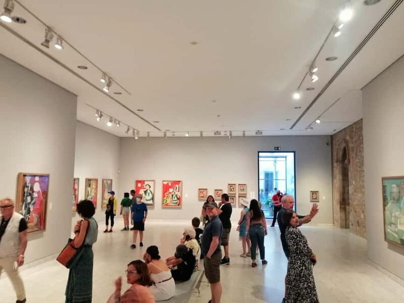 Picasso Museum, Walking Tour & Optional Wine Tasting Upgrade - The Tour Experience: More Than Just a Walk
