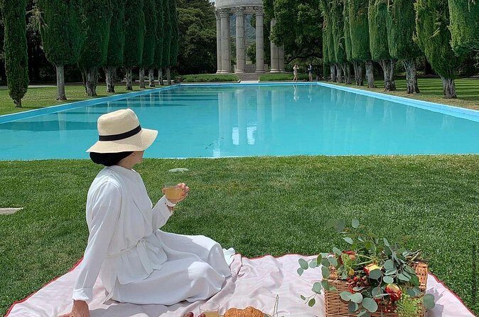 Picnic Packages for 2 to 4 ppl - Who Would Love This Experience?