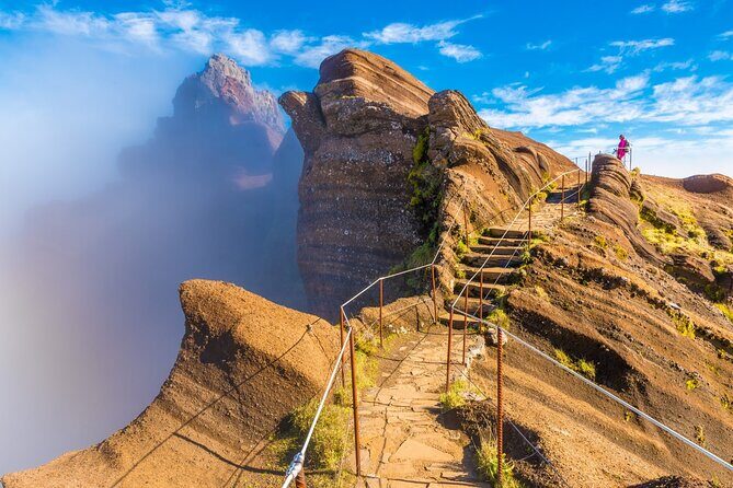 Pico do Areeiro Pico Ruivo Madeira Island Walk - An In-Depth Look at the Pico do Areeiro to Pico Ruivo Walk
