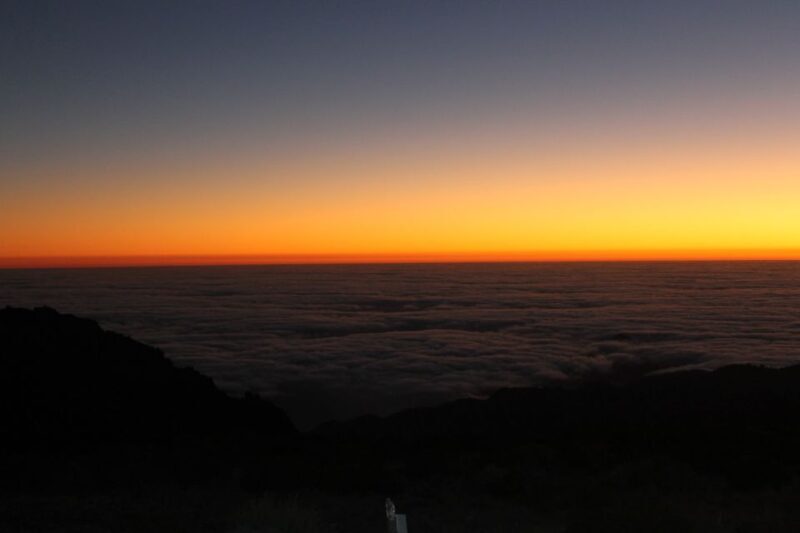 Pico do Arieiro: Private 4x4 Sunrise Trip with Hot Drinks - What to Expect from the Sunrise Trip