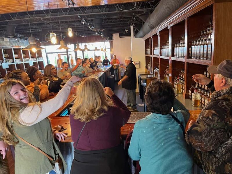 Pigeon Forge: Moonshine and Wine Tour with Local Cuisine - How Travelers Feel About It