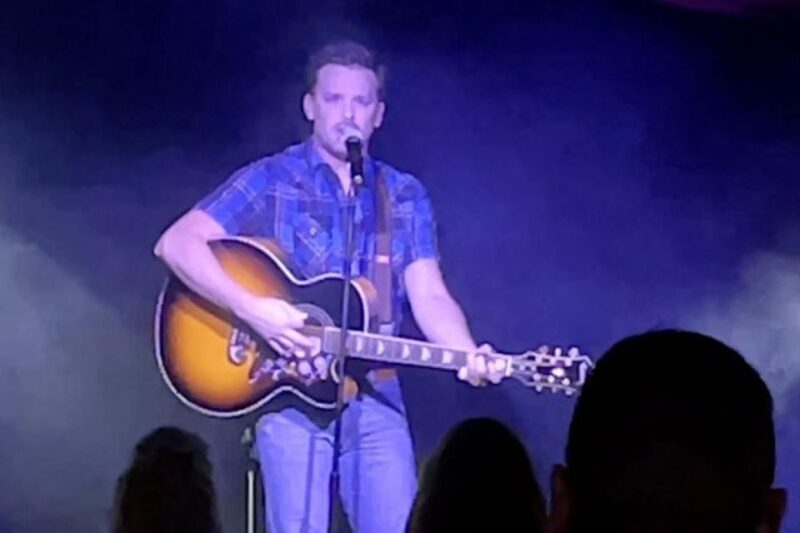 Pigion Forge: Elvis and Johnny Cash Tribute Show Ticket - Audience and Who It’s Best For